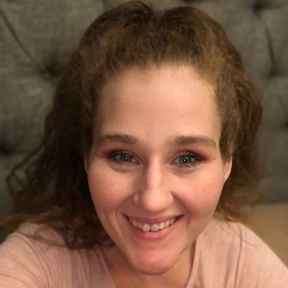 Meet your Posher, Andrea - Picture 1 of 1